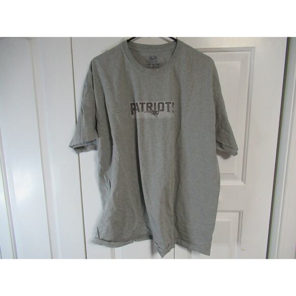 Men’s Patriots T-Shirt Fruit of the Loom - Picture 1 of 3